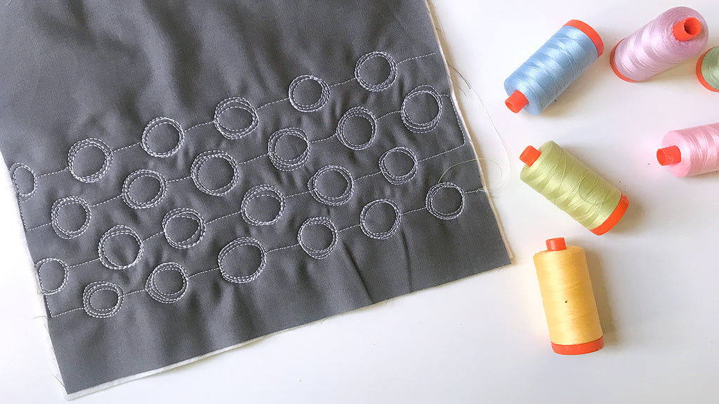 How to Free Motion Quilt an Easy Circle Border